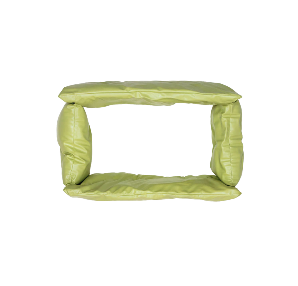 CT06_The shelf where I often hit my head.