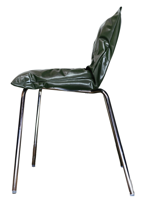 Merias Sisters sitting on chair.Aug 28,2001(compression time series)